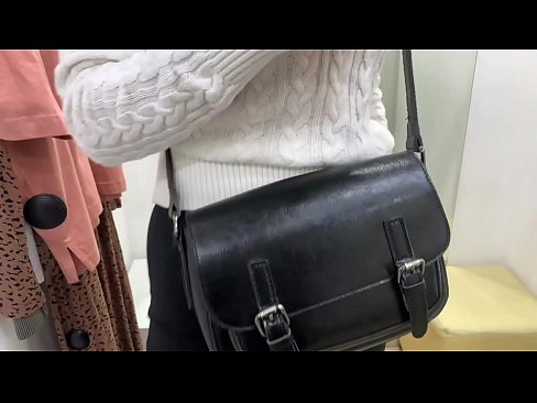 ❤️ Pampublikong masturbesyon ng batang asong si FeralBerry na may dildo sa fitting room ️ Porno sa amin ️❤